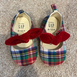 Baby Gap Christmas Shoes With Velvet Bow